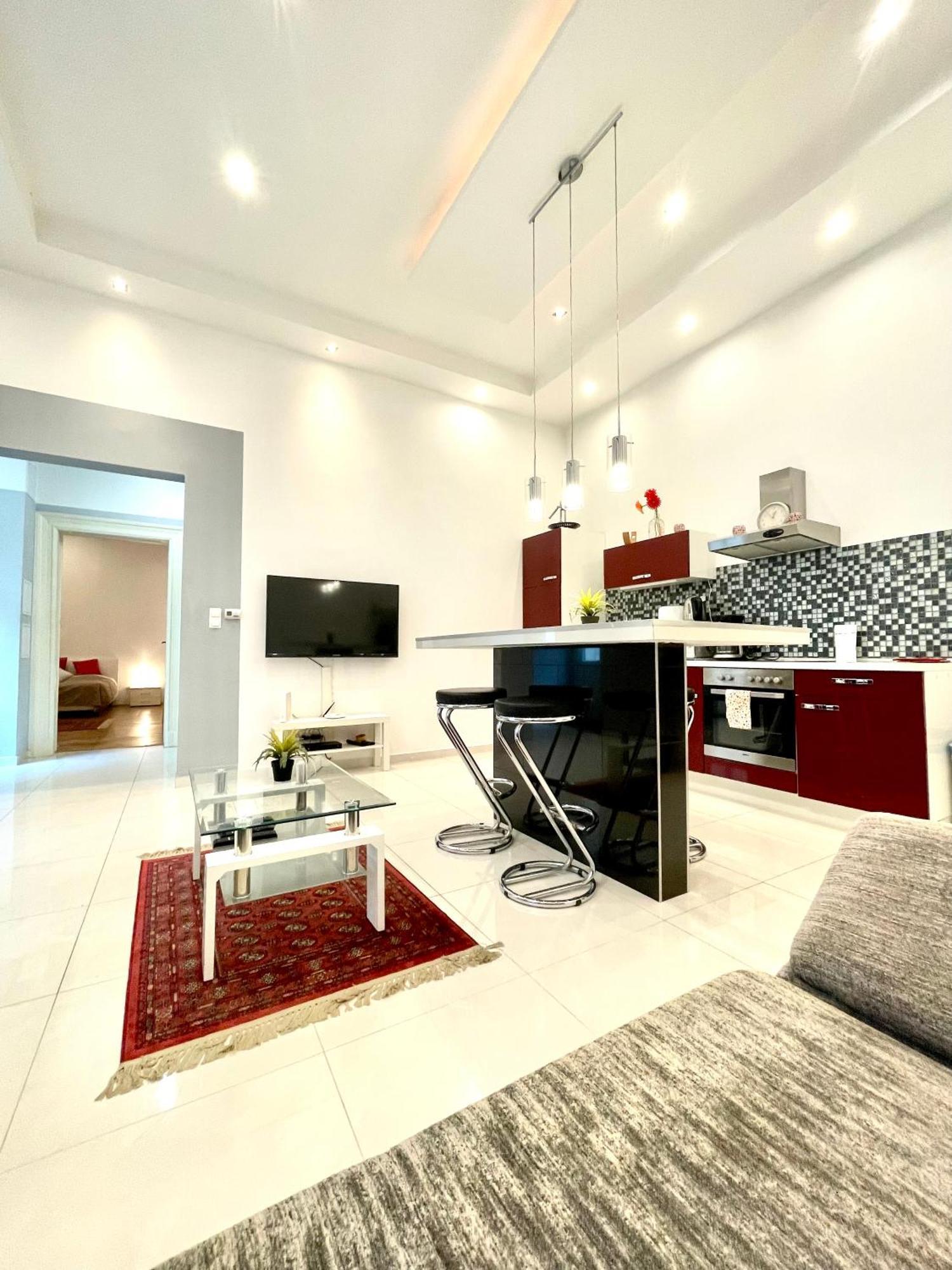 Amazing Swedish 3 Rooms Apartment In The City Center Budapest Exterior foto